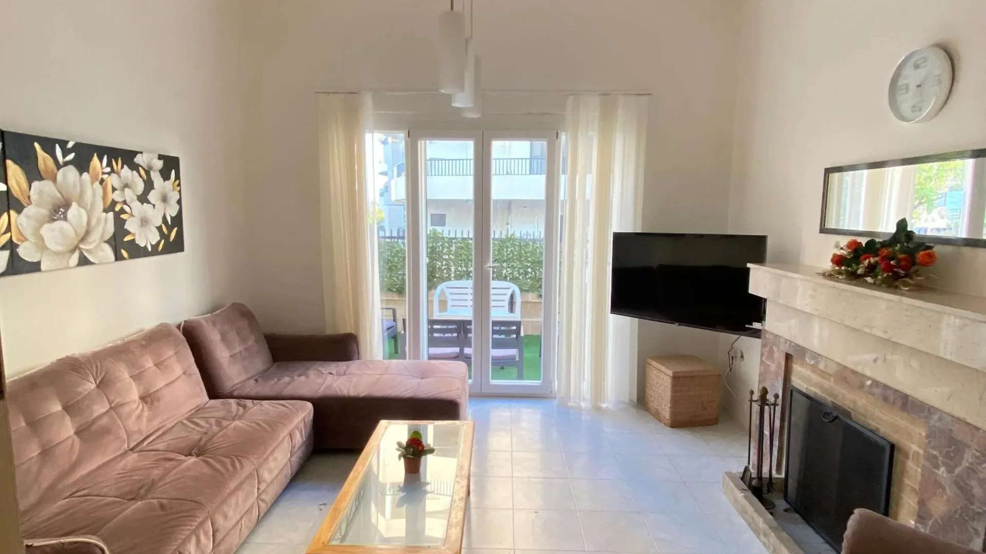 Flat St Julians For 7 People, Spacious And Bright Saint Julian's 0*,  Malta