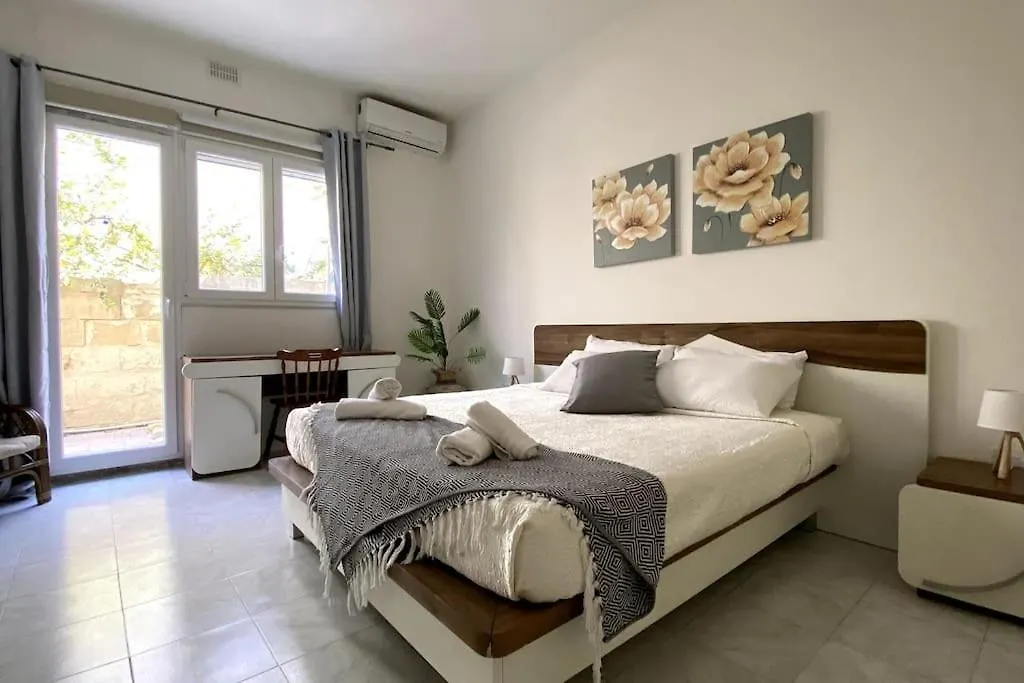 Apartment Flat St Julians For 7 People, Spacious And Bright Saint Julian's Malta